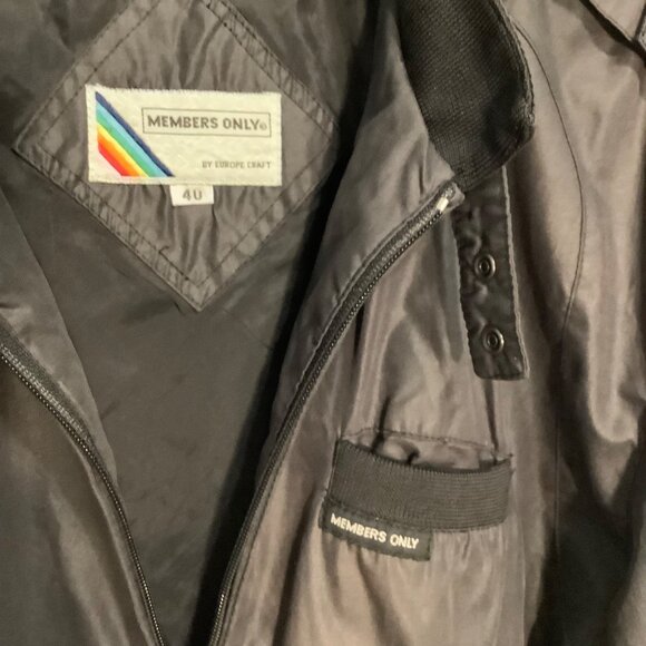 Men’s Vintage Member’s Only Jacket Size 40 Gray Full Zip Lined Classic 80s Style - Picture 2 of 12